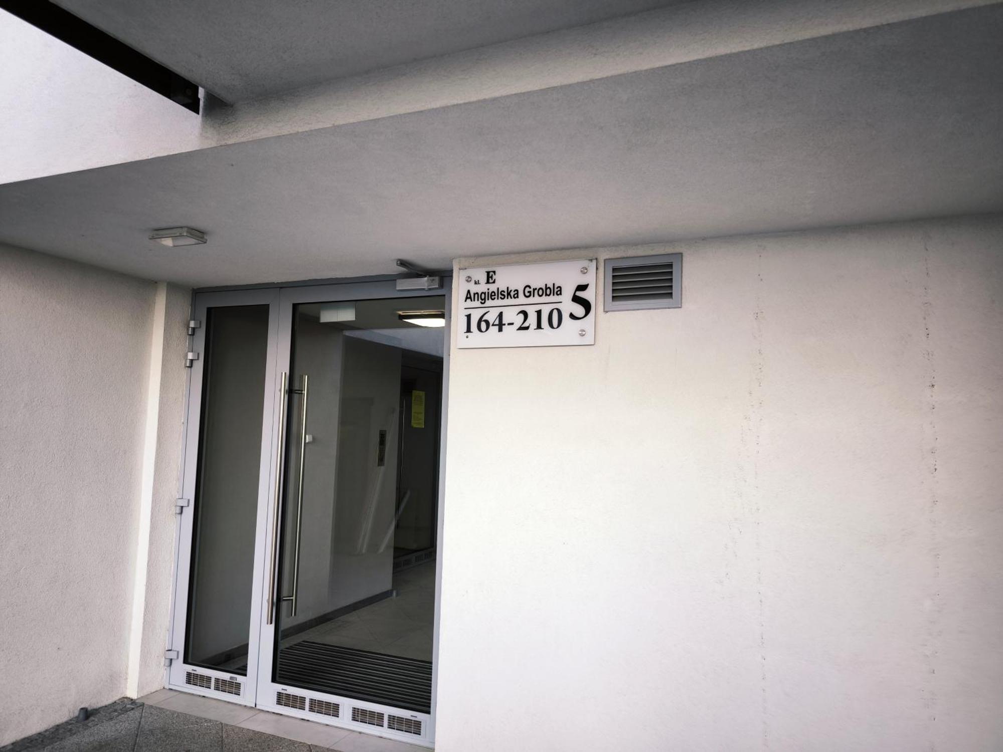Grobla 1 + Parking Leilighet